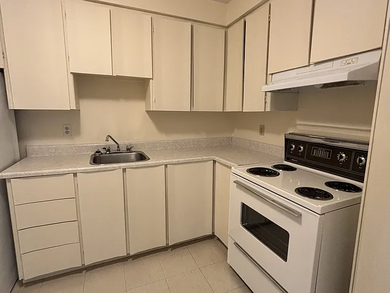 70 McEwen Ave #505 — Photo 2