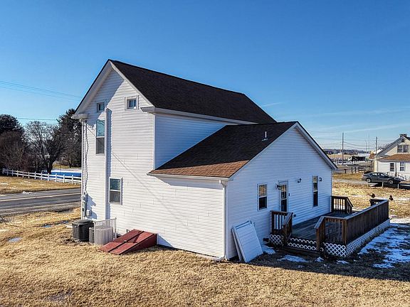 3rd image of 9952 Canterbury Rd