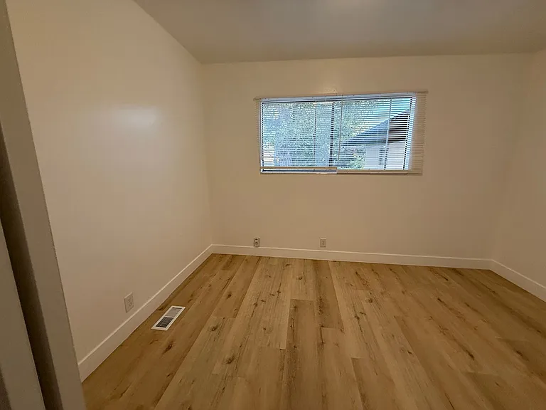 1226 E 500 S — Photo 7