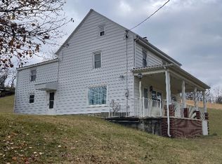 913 Grange Rd, Leesport, PA 19533