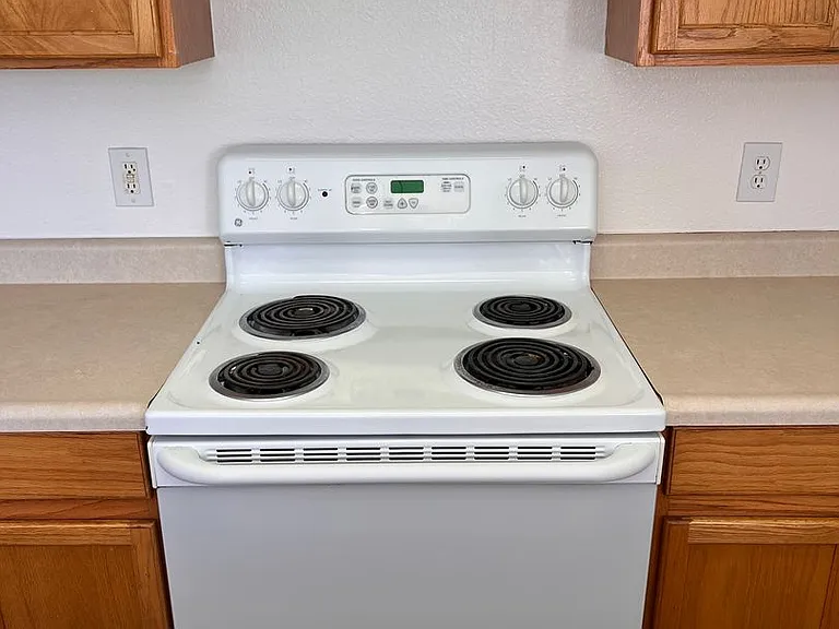 Bramwell - 430 Willow Way — Photo 8