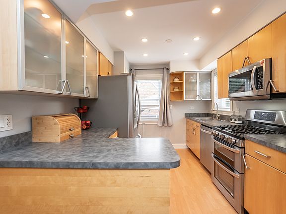 5th image of 4150 N Oleander Ave