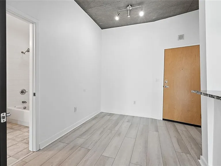 943 Peachtree St NE #1210 — Photo 10