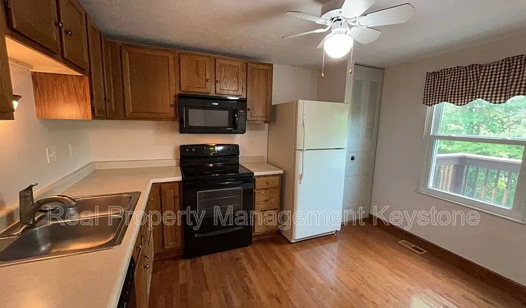 176 W Russets Cir — Photo 1