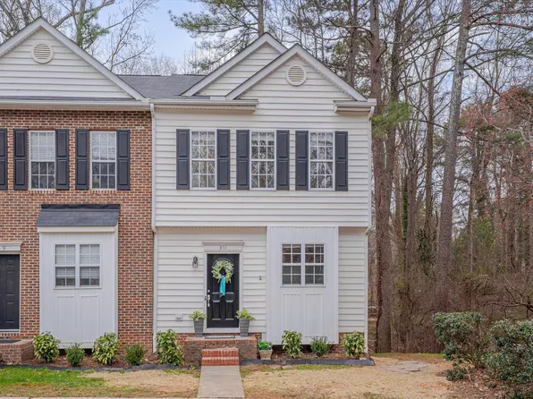 851 Genford Ct, Raleigh, NC 27609