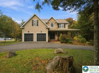 102 Remington Ln, Pocono Summit, PA 18346