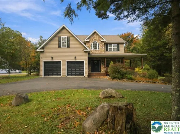 102 Remington Ln, Pocono Summit, PA 18346