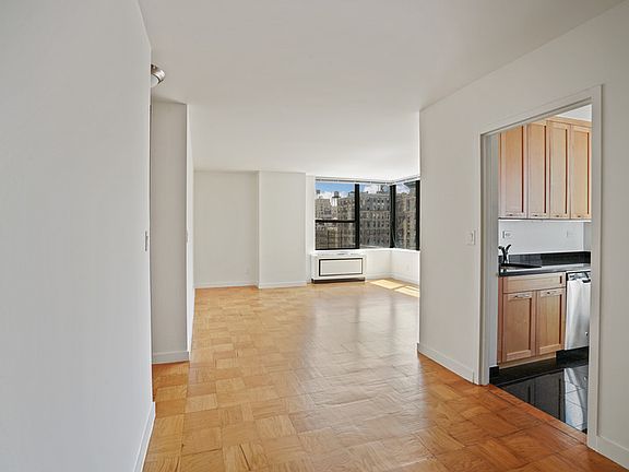 3rd image of 247 W 87th St #10E