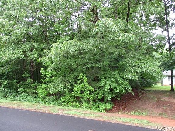 4th image of 20012 Oak River Ct