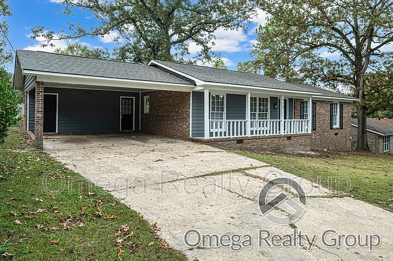 3 bed, 2.0 bath, 1300 sqft, $1,650 — Photo 2