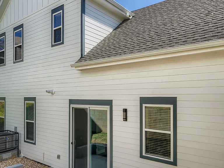 885 Hubbard St SW — Photo 34