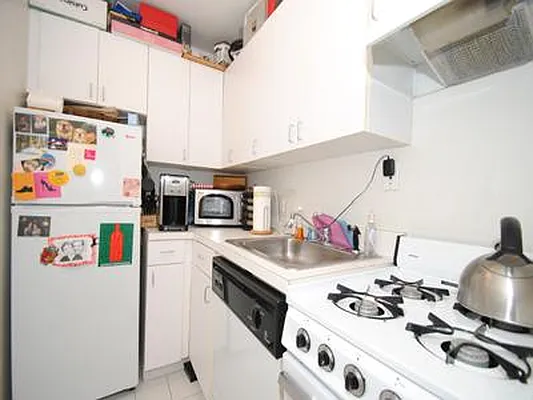 Rented by Buchbinder & Warren | media 23