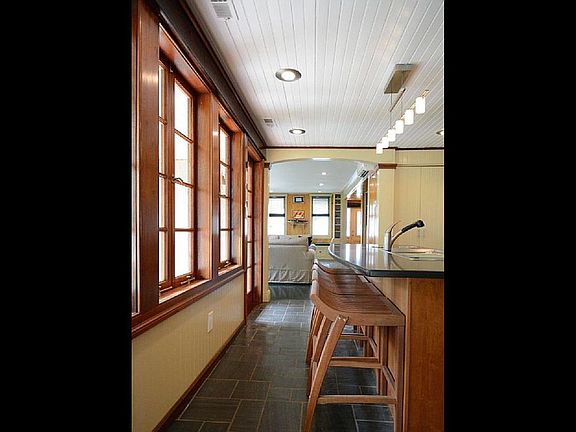 4th image of 527 4th St