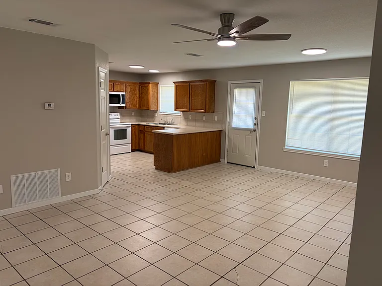 1422 Shoshoni Trl #B — Photo 4