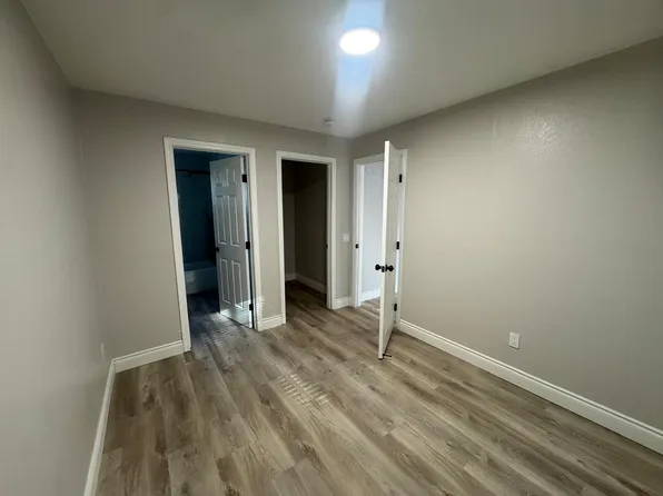 546 Santiago Ave, Sacramento, CA 95815
