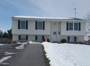 8 Zephyr Ct, Taneytown, MD 21787