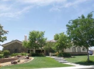 19189 Elkhorn Rd, Apple Valley, CA 92308