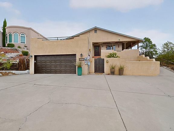 3rd image of 5105 Cascade Pl NW