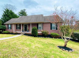 1700 Starmont Trl, Knoxville, TN 37909