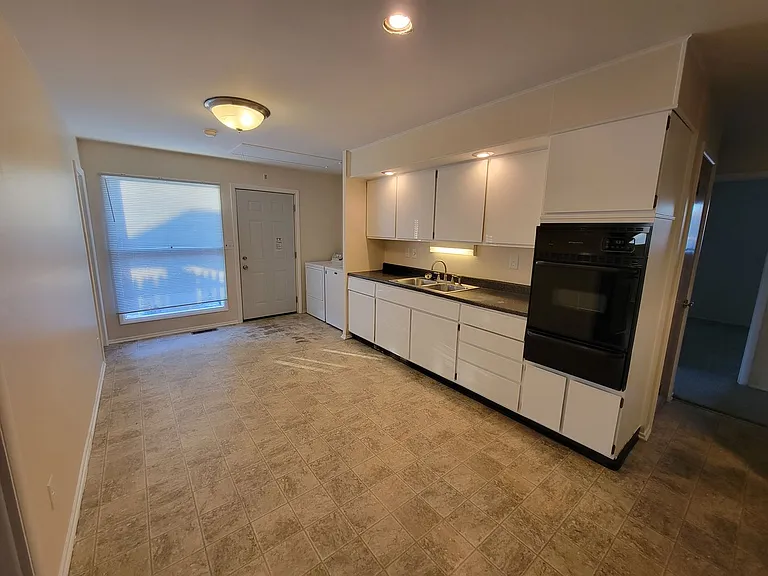 3125 Boynton Ave — Photo 7
