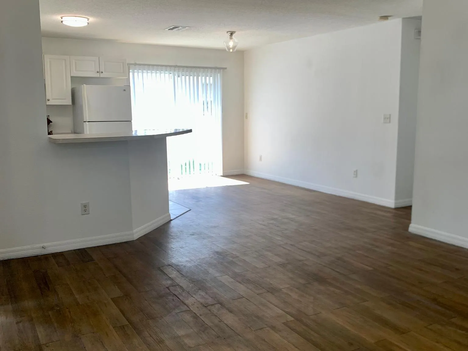 2524 Langdon Ave S — Photo 2