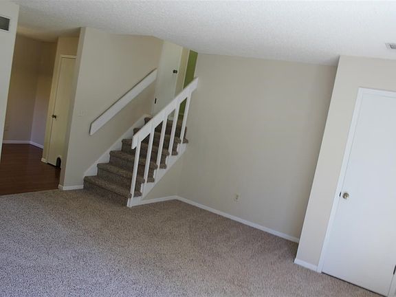 5th image of 1422 Eastview Dr
