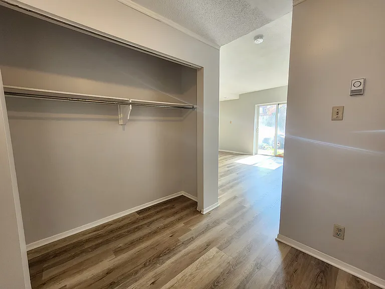 638 Rideau St #A — Photo 12