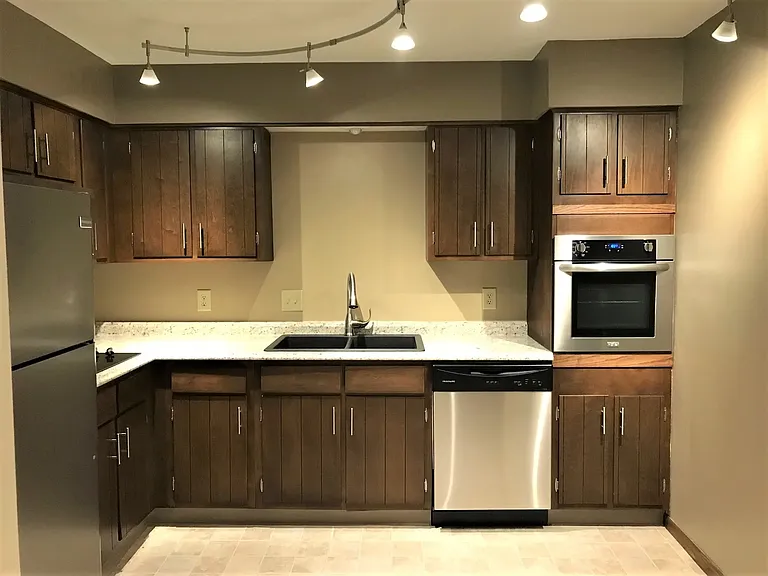 408 Holly Ln — Photo 13