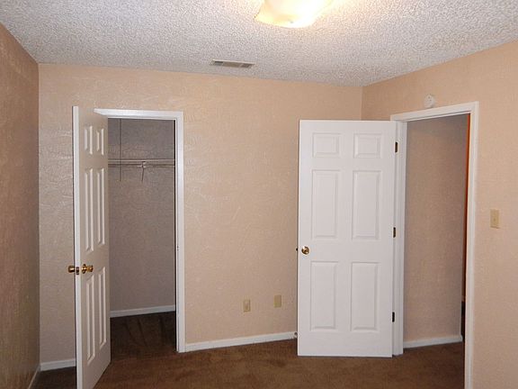 2nd image of 1103 Covey Ln APT C