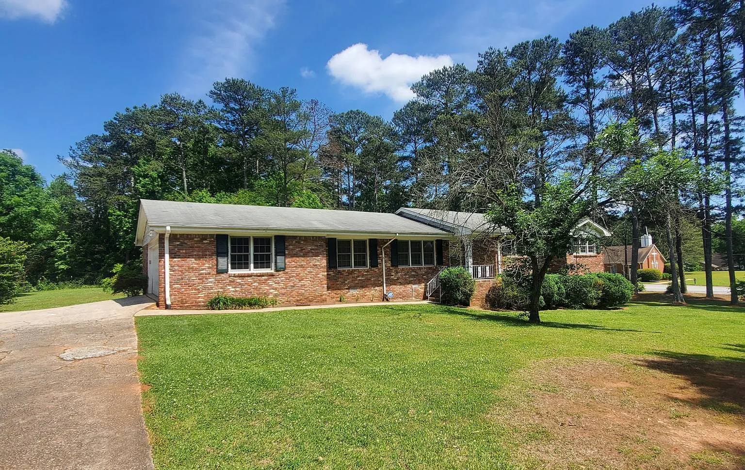 4 bed, $1,875 — Photo 1