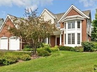 1908 Wyndham Cir, Glenview, IL 60025