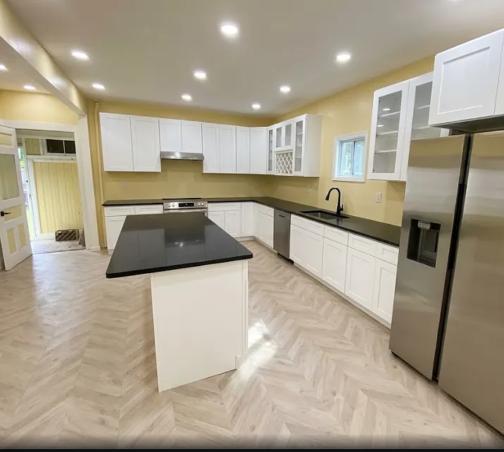 5 bed, 1800 sqft, $2,550 — Photo 4