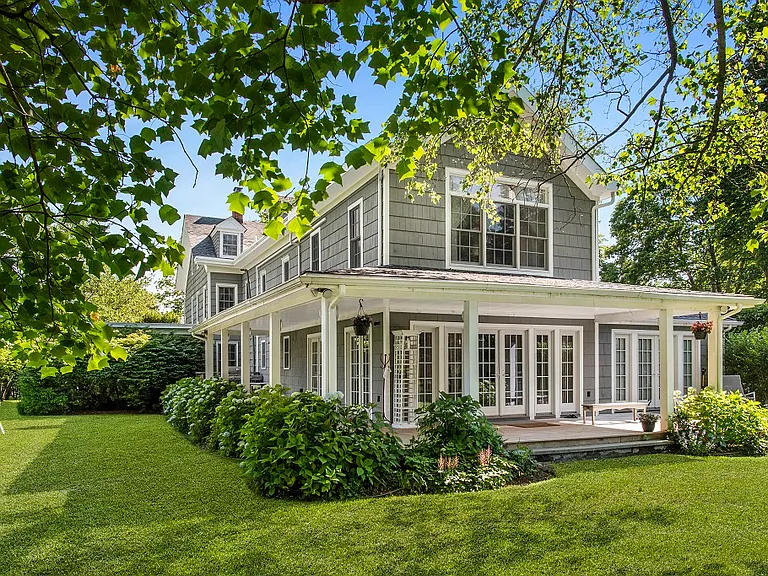 241 Hill St — Photo 1