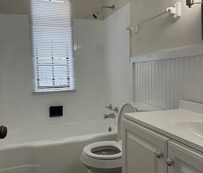 1907 Ottawa Dr #8 — Photo 2