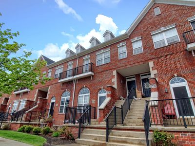 2738 Riverside Dr, Trenton, MI, 48183