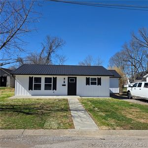 504 N College Avenue, Salem, IN, 47167