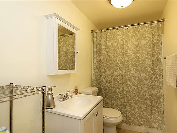 2nd image of 2212 Washington Ave