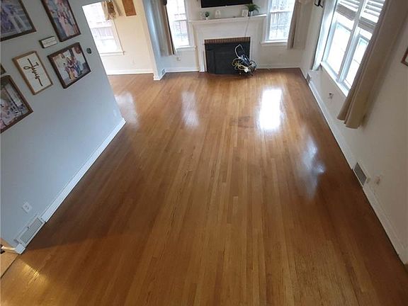 4th image of 2431 Elsmere Ave