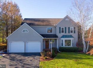 20 Martingale Dr, York, PA 17404