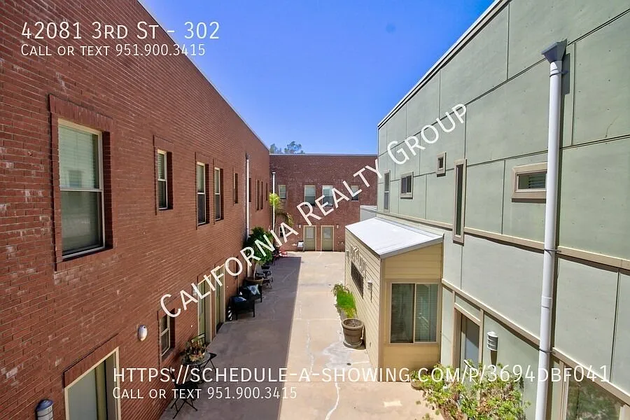 3rd St, 42081