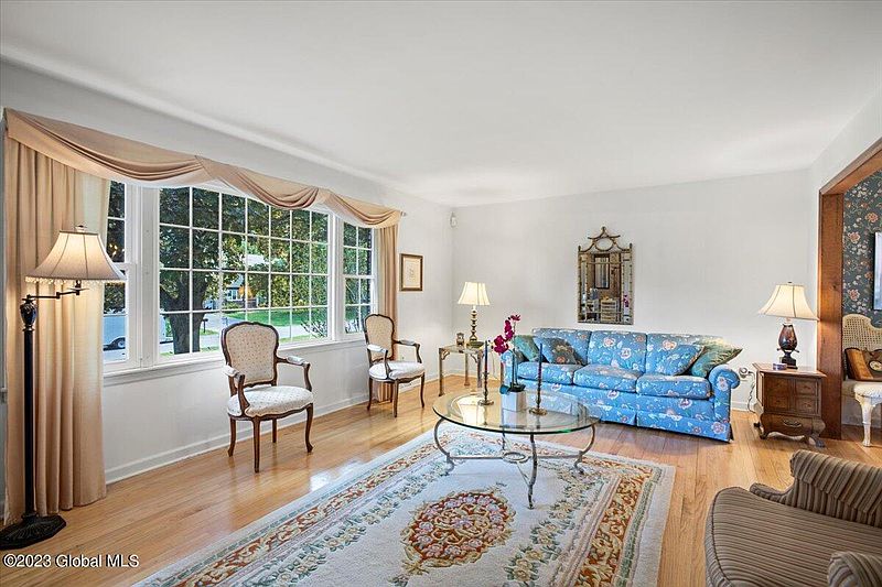 5th image of 2173 Lynnwood Drive