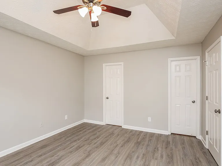 5539 Princeton Oaks Ln — Photo 10
