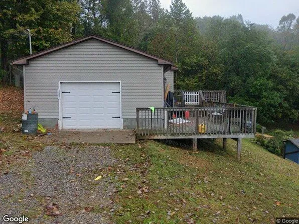 127 1st St, West Milford, WV 26451