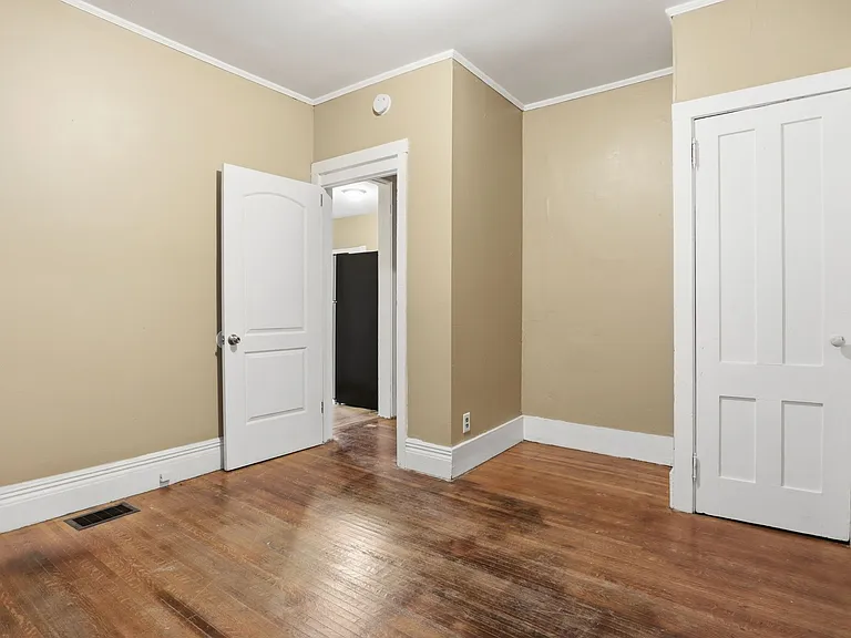 461 Goodman St S #1 — Photo 7