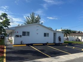 842 SW 2nd St, Hallandale, FL