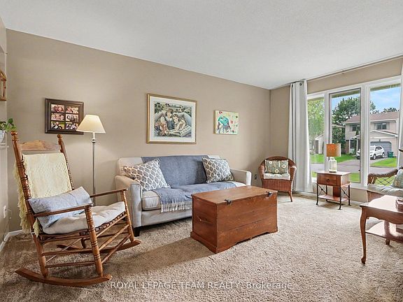 3rd image of 95 Seabrooke Dr