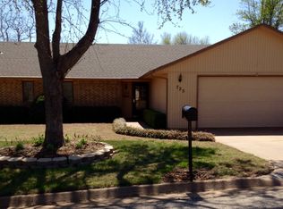 725 Ridgeway Dr, Enid, OK 73701