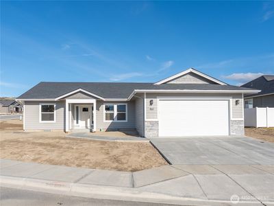 861 N Newport Loop, East Wenatchee, WA, 98802
