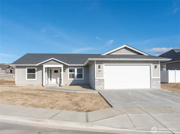 861 N Newport Loop, East Wenatchee, WA 98802