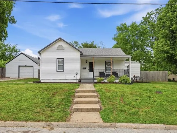115 E Morse Ave, Bonner Springs, KS 66012